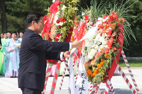 Le vice-président chinois commémore les combattants des Volontaires du peuple chinois tombés en RPDC