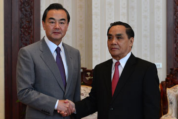 Le Premier ministre laotien reçoit le ministre chinois des Affaires étrangères