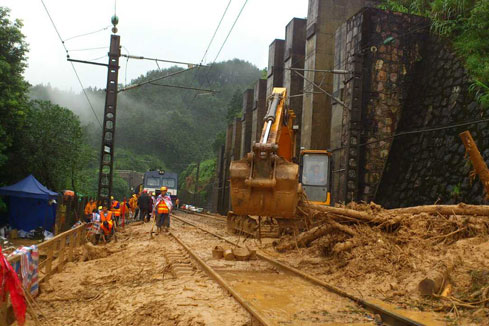 Trafic ferroviaire suspendu &agrave; Guangzhou, 80.000 passagers affect&eacute;s