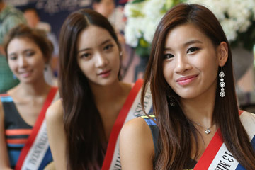 30 reines de beauté coréennes visitent la Chine