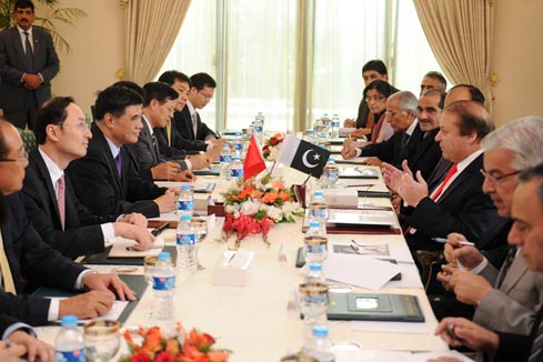Le PM pakistanais rencontre une délégation chinoise au sujet du couloir économique Chine-Pakistan