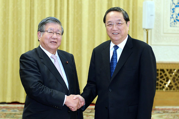 Yu Zhengsheng rencontre une délégation japonaise