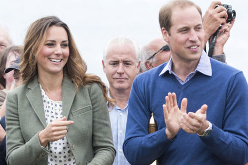 Première sortie officielle de Kate Middleton après la naissance du prince George