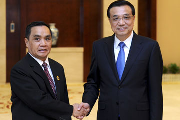 Le Premier ministre chinois rencontre son homologue laotien
