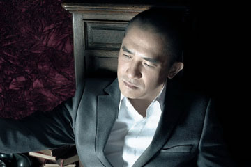 L'acteur Tony Leung pose pour un magazine