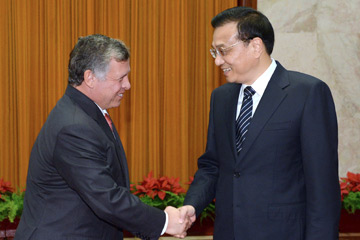 Li Keqiang rencontre le roi de Jordanie et appelle à renforcer la coopération