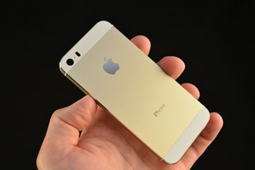 Apple: 9 millions d'iPhone 5s et 5c vendus en trois jours