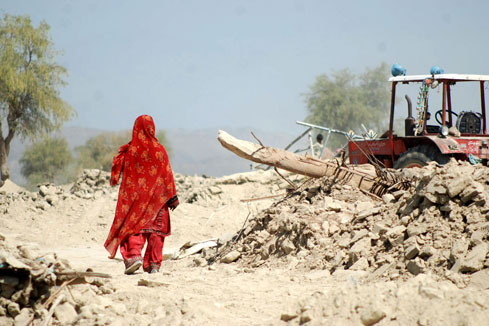 Pakistan/s&eacute;isme: le bilan des morts s'&eacute;l&egrave;ve &agrave; 348