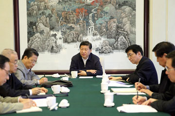 Les hauts dirigeants chinois appellent à poursuivre la campagne de la "ligne de masse"