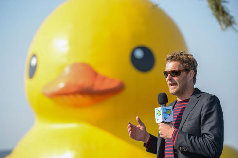 Cérémonie d'adieu du canard géant jaune à Beijing