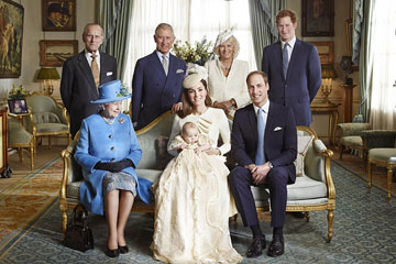En images - les photos officielles de la famille royale avec George