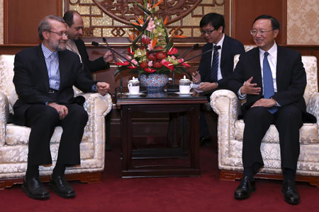 Un conseiller d'Etat chinois rencontre le président du parlement iranien