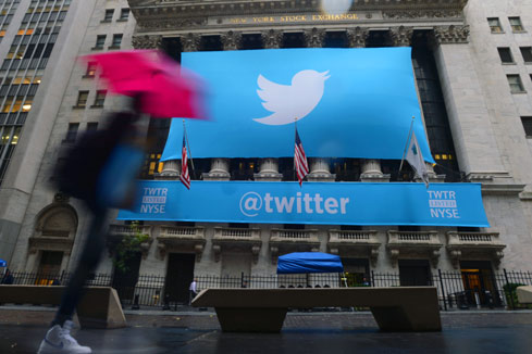 Twitter entre en bourse &agrave; New York, son action gagne pr&egrave;s de 85%