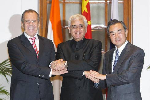 La Chine appelle à la coopération stratégique et globale entre Chine-Russie-Inde
