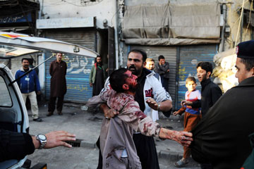 Dix tués et quatre-vingt blessés dans un incident violent près de la capitale pakistanaise