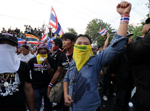Thaïlande : les manifestants antigouvernement occupent le ministère des Affaires étrangères
