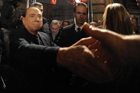Le Sénat italien décide d'exclure Berlusconi du parlement