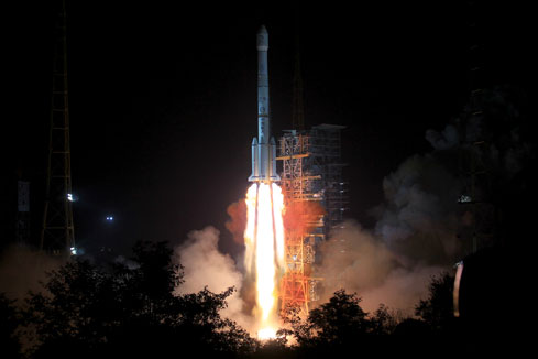 Chine: lancement de la sonde lunaire Chang'e-3 avec un rover &agrave; bord (PAPIER GENERAL)