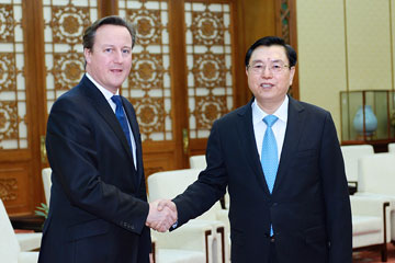 Chine : le président du Comité permanent de l'APN rencontre le Premier ministre britannique
