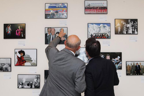 Ouverture à Paris de l'expo photo "50 ans de relations sino-françaises"