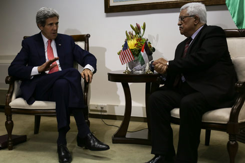 Kerry rencontre Abbas pour faire avancer l'accord cadre