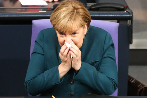 Merkel blessée au bassin dans un accident du ski en Suisse