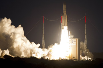 Lancement d'une fus&eacute;e Ariane 5 avec &agrave; son bord deux satellites