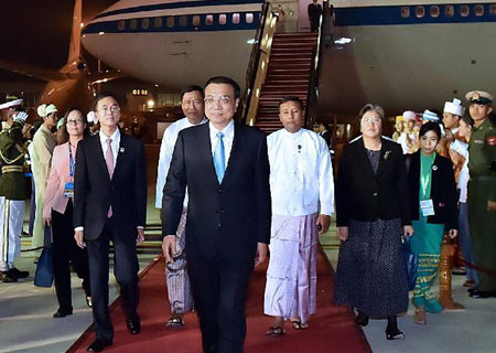 Le PM chinois arrive au Myanmar pour les réunions des dirigeants d'Asie de l'est