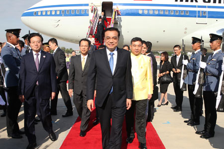 Arrivée du Premier ministre chinois en Thaïlande pour une réunion de la GMS