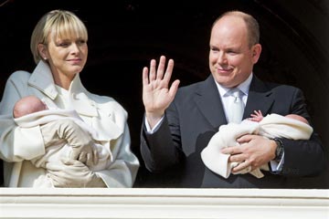 Monaco: la première apparition publique des jumeaux du Prince Albert II et de Charlène