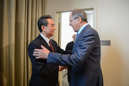 Le ministre chinois des A. E rencontre son homologue russe au siège de l'ONU