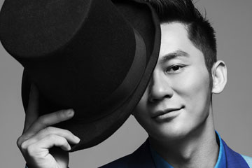 L'acteur chinois Li Chen pose pour un magazine