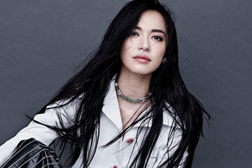 L'actrice chinoise Yao Chen pose pour un magazine