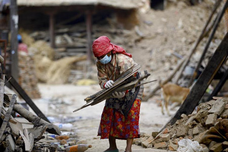 Népal/séisme: le bilan monte à 7.557 morts et 14.536 blessés