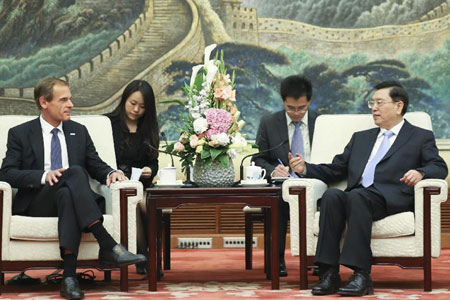 Zhang Dejiang appelle à une coopération plus étroite entre les entreprises chinoises et allemandes