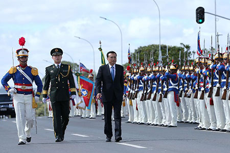 Li Keqiang appelle la Chine et le Brésil à renforcer la coopération dans les investissements industriels