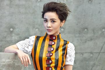 Amber Kuo pose pour un magazine