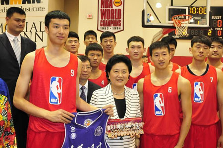 Liu Yandong promeut la "diplomatie du basket-ball" pour renforcer les relations entre Américains et Chinois exchanges