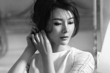 L'actrice chinoise Chen Shu pose pour un magazine