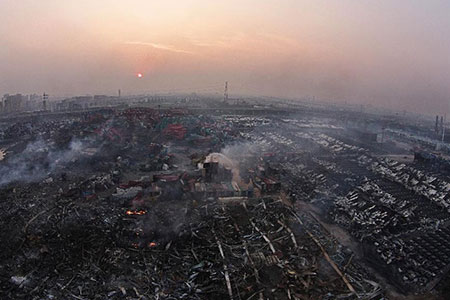Explosions à Tianjin : le bilan des morts s'alourdit à 114 victimes