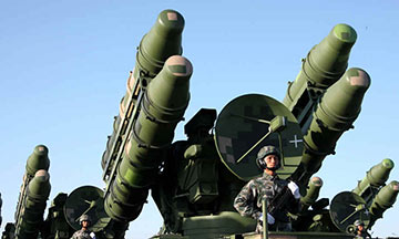 Missiles montrés dans les précédents défilés militaires chinois