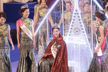 Louisa Mak, diplômée en droit de Cambridge, est couronnée Miss Hong Kong 2015