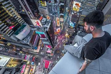 Etats-Unis : Times Square depuis le toit d'un gratte-ciel