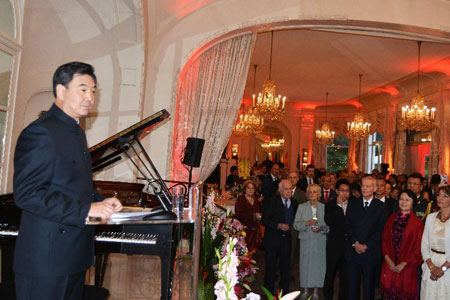 Une réception à Paris pour la fête nationale Chinoise