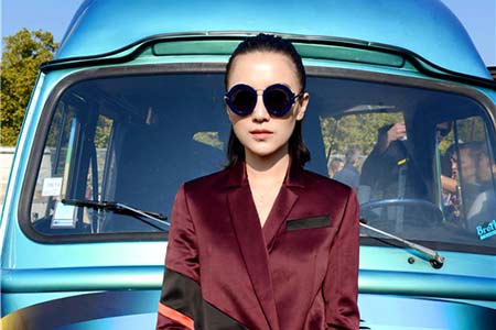 Photos de l'actrice Song Jia pendant la Fashion Week de Paris