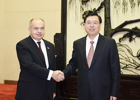 La Chine et la Russie s'engagent à promouvoir les échanges parlementaires