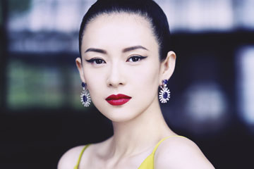 L'actrice Zhang Ziyi pose pour un magazine