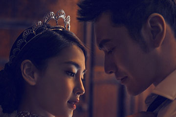 Huang Xiaoming et Angelababy posent pour un magazine