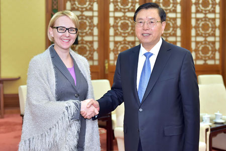 Le plus haut législateur chinois rencontre son homologue finlandaise