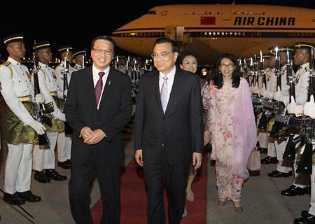 Le PM chinois en Malaisie pour des réunions des dirigeants de l'Asie de l'Est et 
une visite officielle